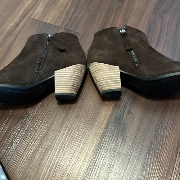 ECCO. Danish Design suede boots - Picture 4 of 10